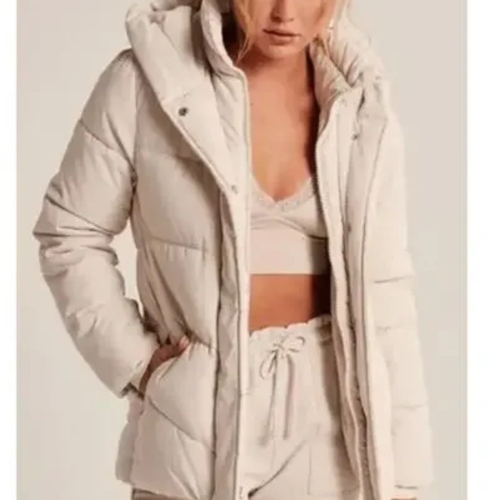 Abercrombie & Fitch ultra Cream Puffer Jacket